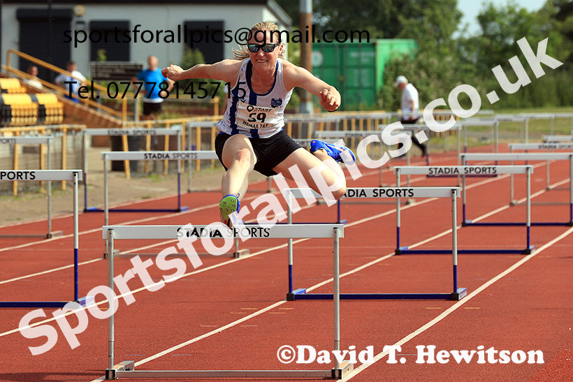 Hurdles, 2025 NEMAA Track and Field, Monkton. Photo: David T. Hewitson/Sports for All Pics